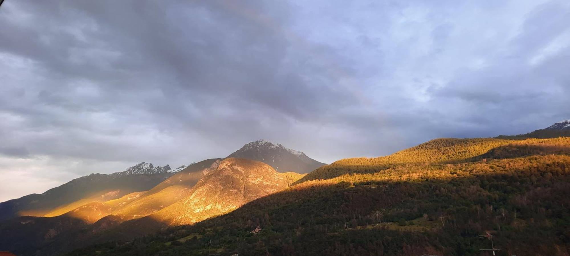 A Casa Di Vera - Vivi La Tua Valle D'Aosta Nus Bagian luar foto